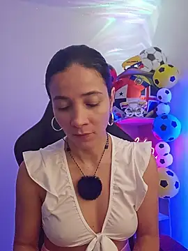 Snapshot of miaeyex chatting on June 24, 2026, 12:04 pm miaeyex online show from June 24, 2026, 12:04 pm