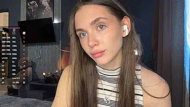 Veluxe online show from April 21, 2026, 3:07 pm