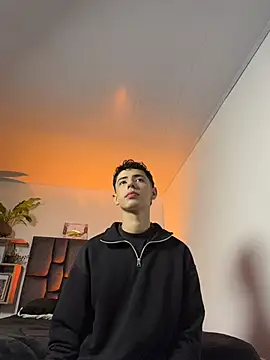 SebastianReed  online show from April 19, 2026, 4:56 am
