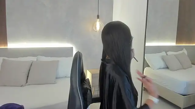 emma rousse5 online show from March 20, 2026, 11:09 pm