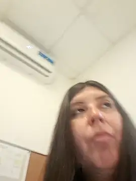 Snapshot of melucita chatting on March 17, 2026, 11:35 am melucita online show from March 17, 2026, 11:35 am