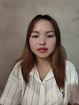 Snapshot of Mina_xYx chatting on June 28, 2026, 2:39 am Mina xYx online show from June 28, 2026, 2:39 am