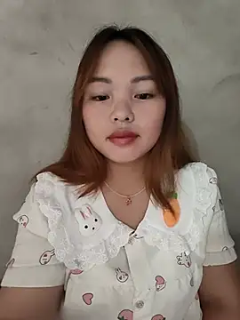 Snapshot of Mina_xYx chatting on August 3, 2026, 3:49 am Mina xYx online show from August 3, 2026, 3:49 am