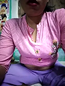 model seela online show from March 29, 2026, 3:34 pm