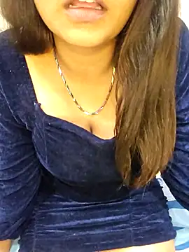 PinkishPearl online show from March 23, 2026, 6:12 pm