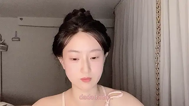 1X-yiyi online show from June 3, 2026, 3:06 pm