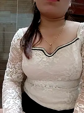 Snapshot of Sury_sexyy chatting on March 25, 2026, 7:58 am Sury sexyy online show from March 25, 2026, 7:58 am