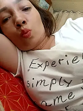 Snapshot of Sury_sexyy chatting on May 20, 2026, 9:37 am Sury sexyy online show from May 20, 2026, 9:37 am