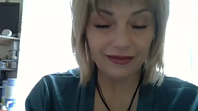 Lia Rayss online show from May 1, 2026, 12:43 pm