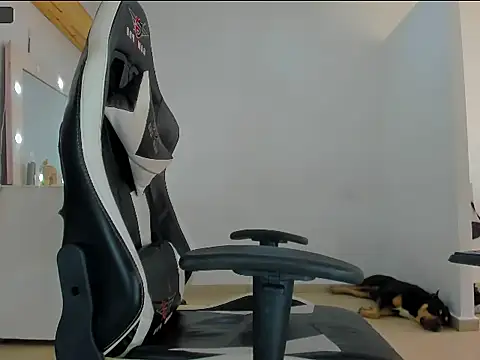 Thaliana Jaramillo online show from April 2, 2026, 5:32 pm