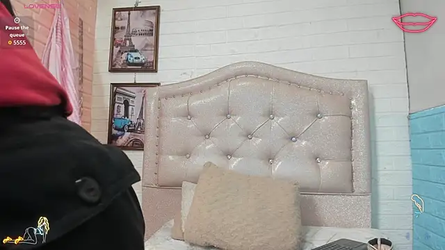 LITTLE-NESSA online show from May 7, 2026, 1:05 pm