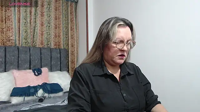 Snapshot of Malu_617 chatting on May 30, 2026, 1:46 am Malu 617 online show from May 30, 2026, 1:46 am