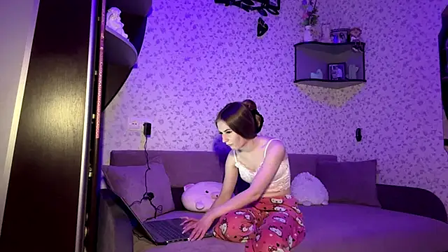 Snapshot of KimTify chatting on March 18, 2026, 3:04 pm KimTify online show from March 18, 2026, 3:04 pm