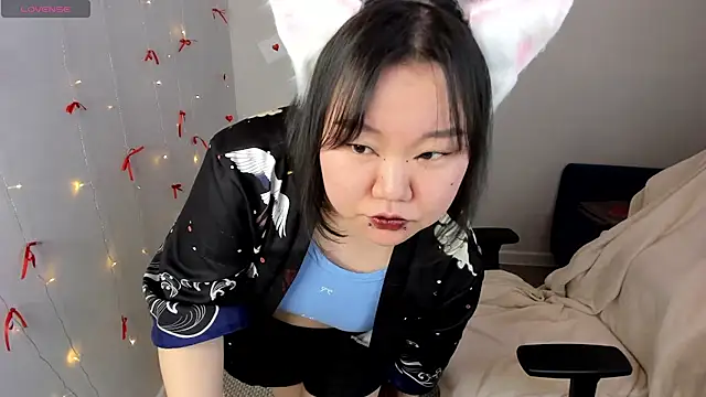 Tokyodreamss online show from April 13, 2026, 9:15 am