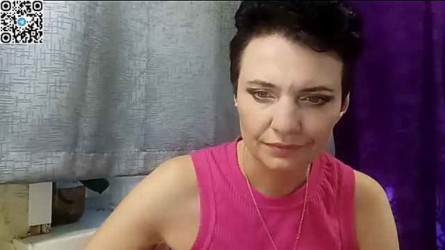 HotMamaQueen234 online show from April 27, 2026, 3:54 pm