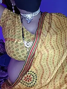 Snapshot of Miss_roohi chatting on July 13, 2026, 6:05 am Miss roohi online show from July 13, 2026, 6:05 am