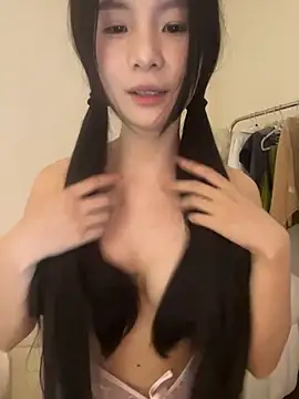 Xiaozuzongo1 online show from May 17, 2026, 8:34 am