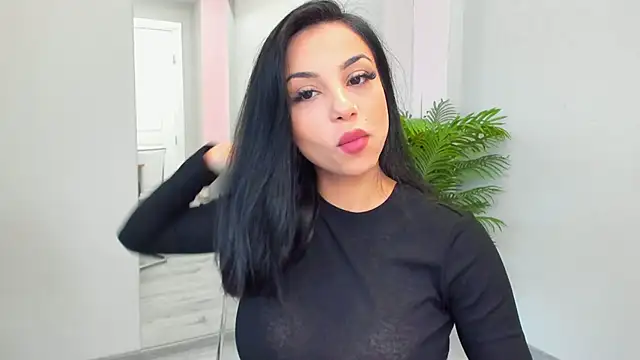 Snapshot of MissSiennaa chatting on May 10, 2026, 5:34 am MissSiennaa online show from May 10, 2026, 5:34 am