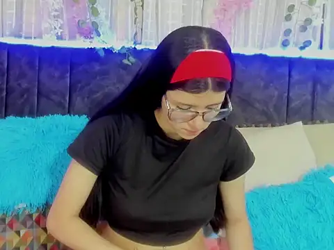 Snapshot of EmiSchwarz chatting on March 21, 2026, 1:05 pm EmiSchwarz online show from March 21, 2026, 1:05 pm