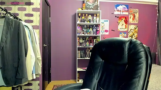 sweet peach    online show from July 2, 2026, 8:26 pm