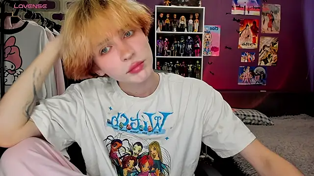 sweet peach    online show from July 9, 2026, 5:50 pm