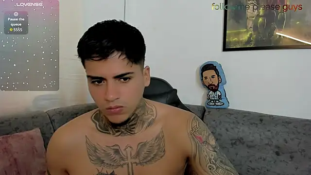 sweetlatinoboy online show from June 17, 2026, 1:12 pm