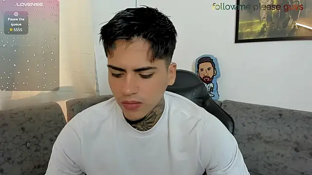 sweetlatinoboy online show from June 20, 2026, 12:19 pm