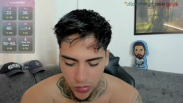sweetlatinoboy online show from June 22, 2026, 12:13 pm