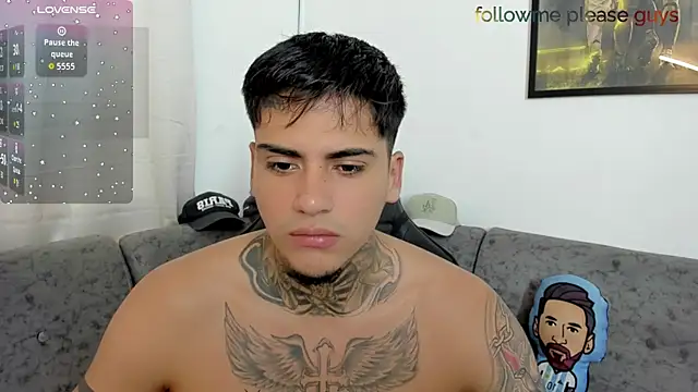 sweetlatinoboy online show from July 4, 2026, 10:16 pm