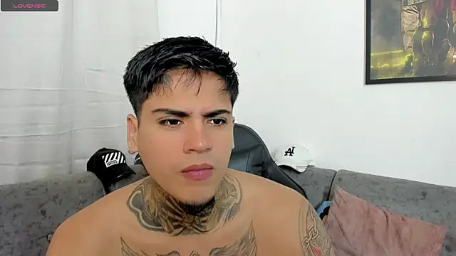 sweetlatinoboy online show from July 19, 2026, 9:57 am