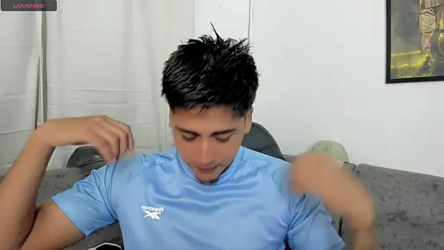 sweetlatinoboy online show from August 2, 2026, 9:41 am
