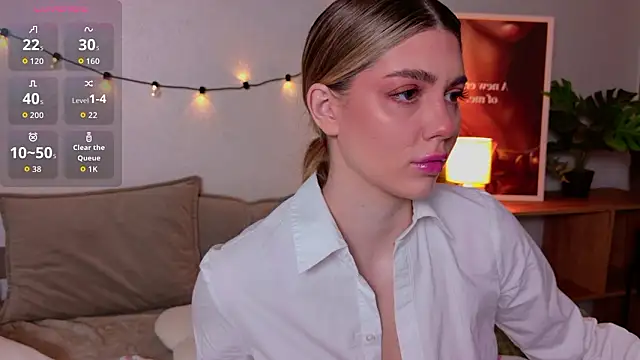 MilenaLueur online show from March 22, 2026, 1:36 pm