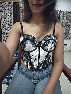 myra77 online show from June 8, 2026, 4:51 pm