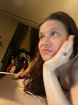 JulieetteLatte online show from July 27, 2026, 1:56 am