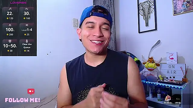 Max Parkerr online show from May 12, 2026, 2:03 pm