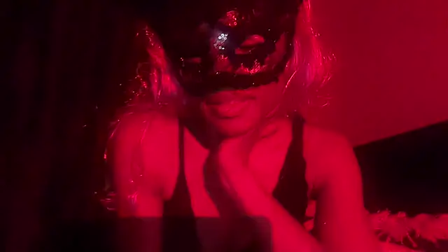 Snapshot of honeycoatedluv chatting on March 23, 2026, 5:11 am honeycoatedluv online show from March 23, 2026, 5:11 am