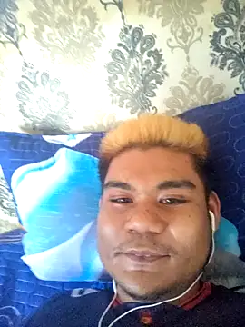 Arielreignova online show from March 17, 2026, 7:33 am