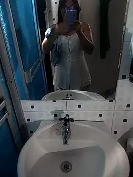LatinSquirtBaby online show from June 6, 2026, 2:27 am