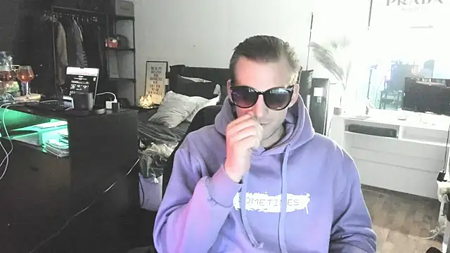 JXXTARA online show from March 22, 2026, 11:52 pm