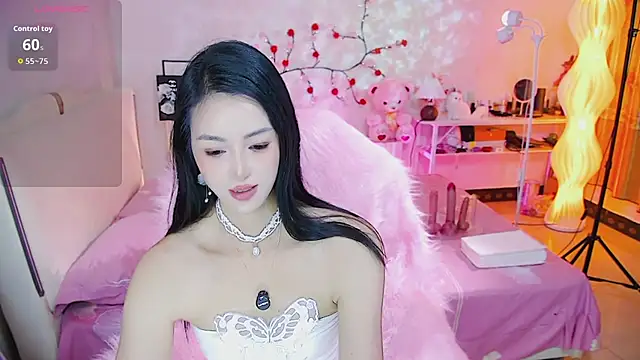Evelyn-007 online show from August 1, 2026, 7:51 am
