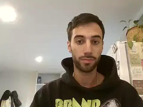 SantinnoVale online show from April 7, 2026, 1:50 am