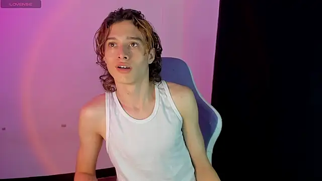 Goddest perseus  online show from May 1, 2026, 7:51 pm
