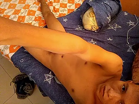 andreeww8989 online show from April 16, 2026, 11:44 am