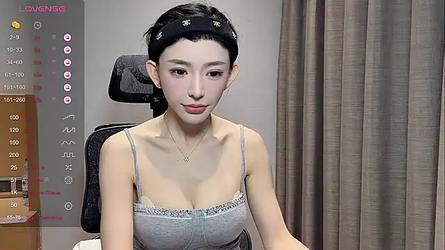 kiki-12 online show from April 21, 2026, 1:42 am