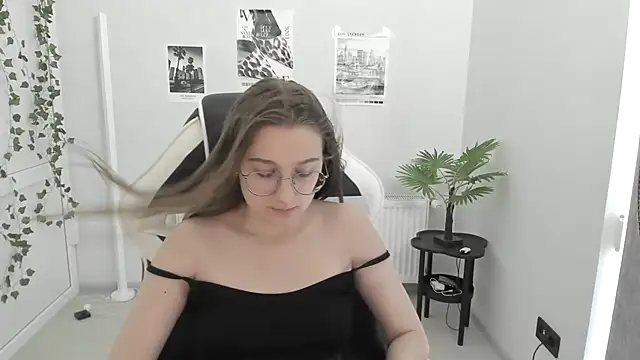 Mia kristal online show from July 1, 2026, 8:27 am