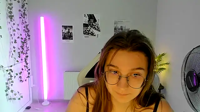 Mia kristal online show from July 26, 2026, 8:21 am