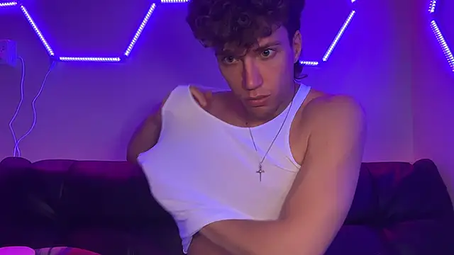 LukaaLust online show from March 19, 2026, 1:53 am