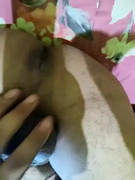 Snapshot of pinkbeauty1 chatting on April 11, 2026, 12:59 am pinkbeauty1 online show from April 11, 2026, 12:59 am