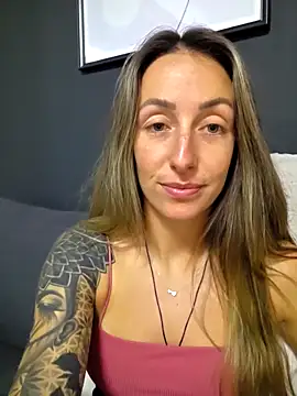 NicoleKaiser online show from April 28, 2026, 7:08 pm