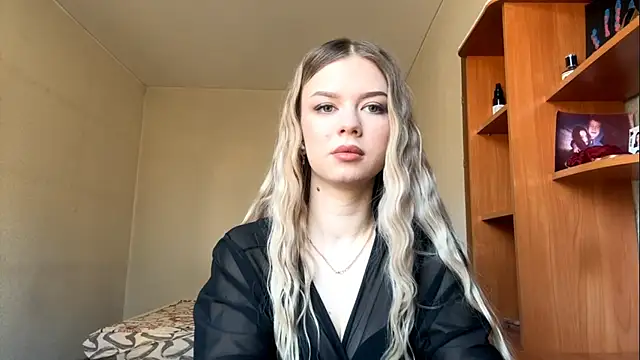 DeettaTolly online show from March 29, 2026, 5:18 am
